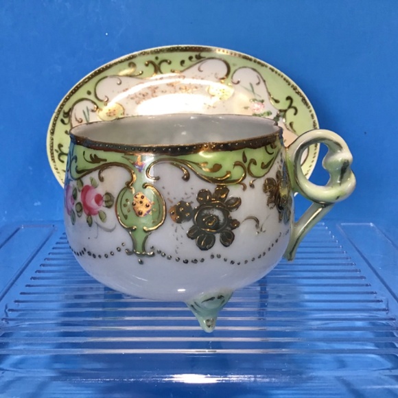 Vintage Japan tea cup and saucer set - Picture 3 of 8